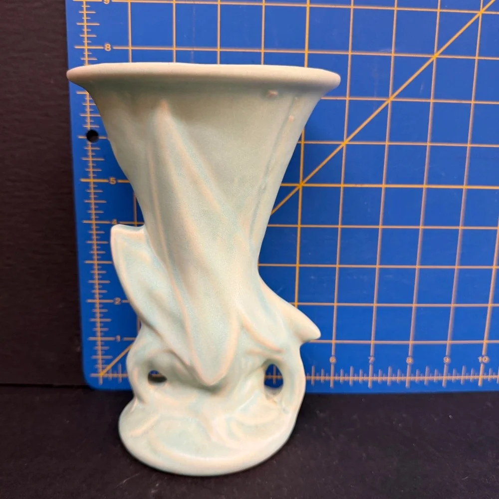 Vintage Red Wing Attributed Art Deco Vase RARE Aqua Blue‎ Matte Cerami 7.5